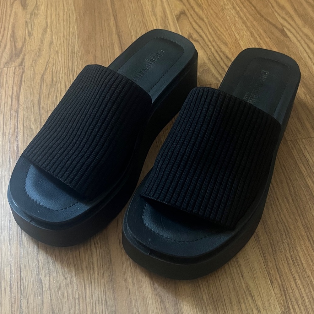 Cushionaire Black Platform Slide Sandals